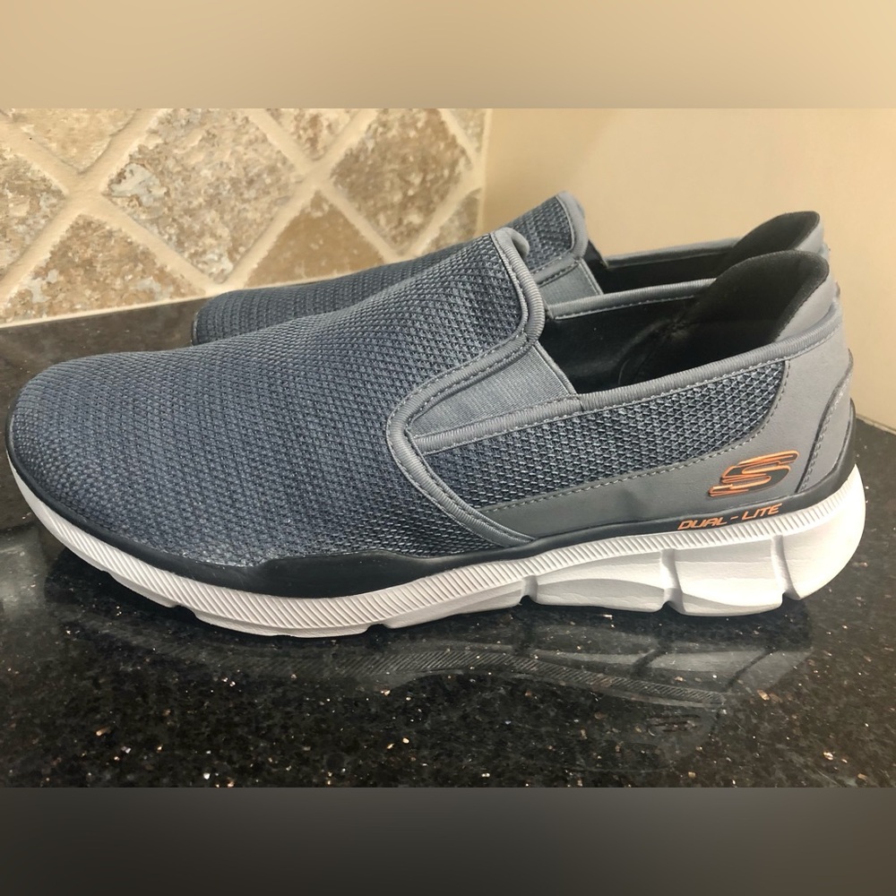 Skechers Men's Gray Dual-Lite Relaxed Fit Memory Foam Sneakers Sz